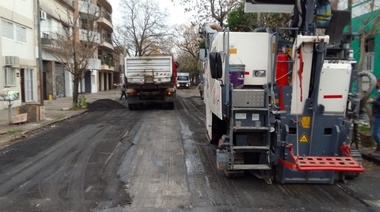 Municipalidad de La Plata renueva el asfalto en cercanías de la terminal de micros y la estación de trenes