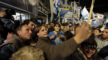 La primera encuesta para el balotaje uruguayo pone a la oposición a tres puntos del triunfo