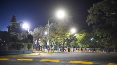 Refuerzan la iluminación LED en el Paseo del Bosque para mejorar el ingreso a los estadios