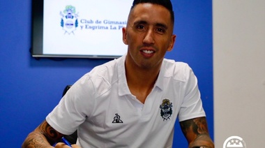 Lucas Barrios firmó contrato y es el sexto refuerzo de Gimnasia La Plata
