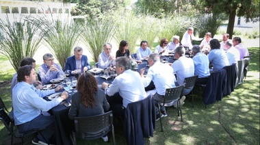 El presidente compartió un almuerzo con ministros y funcionarios