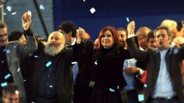 Aseguran que el Movimiento Evita ya transita junto a Cristina Kirchner, y desde la UCR insisten en controlar financiamiento a movimientos sociales