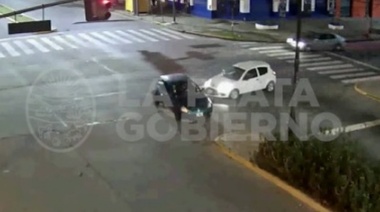 Puso la guiñada para doblar, no lo vieron y terminó chocando en Avenida 7 y 72