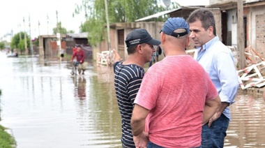 Mas de 1.300 evacuados en el Conurbano bonaerense tras el temporal