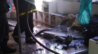 Otra vez incendiaron la Biblioteca más sensible de La Plata