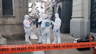 Detuvieron a una pareja tras hacer explotar un artefacto en el cementerio de la Recoleta