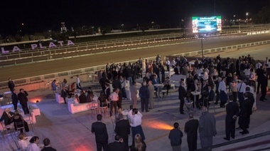 Por el duelo nacional en homenaje a los 44 tripulantes del ARA San Juan suspenden el Gran Premio Dardo Rocha