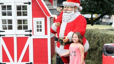 Papá Noel atiende en la “Repu” para recibir las cartas de los más chiquitos