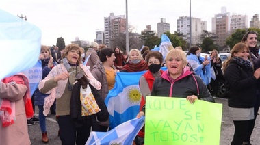 El banderazo se sintió en Plaza Moreno de La Plata