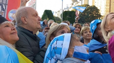 Lombardi en el "Banderazo": "No vamos a regalar la Argentina a los populistas y demagogos que la destruyen"