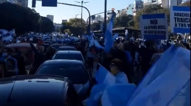 Banderazo patriótico con una impresionante convocatoria en todo el país