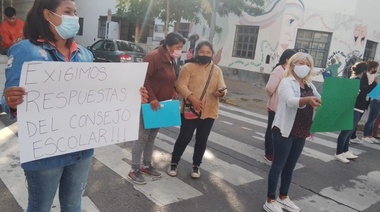 Padres movilizados por la educación piden al Consejo Escolar auxiliares en la Escuela Primaria 78