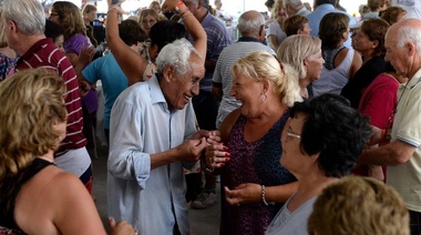 La Plata: Más de 250 adultos mayores disfrutan diariamente de la Colonia Municipal para la Tercera Edad