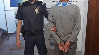 Hombre buscado por trata de persona fue atrapado por policías en Plaza España