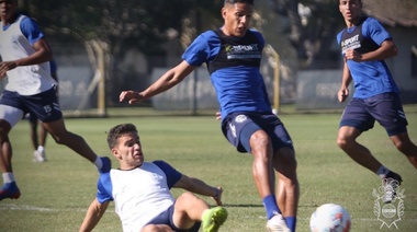 Gimnasia visita a Sarmiento con la urgencia de un triunfo para seguir en carrera