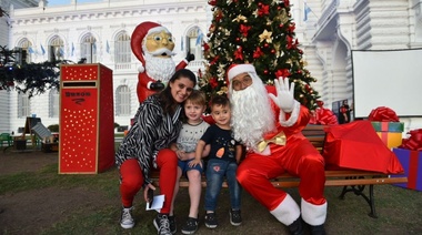 En la antesala de Navidad, Papá Noel llega a los barrios para sorprender a los más chicos