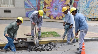 El Municipio platense avanza con la intervención de 185 sumideros para mejorar el sistema de desagües