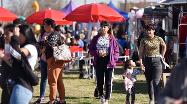 Una multitud participó de la jornada festiva por el 30º aniversario de Altos de San Lorenzo