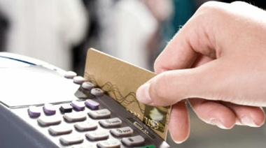 El financiamiento con tarjetas de crédito creció 4,9% intermensual en septiembre y 46,7% interanual