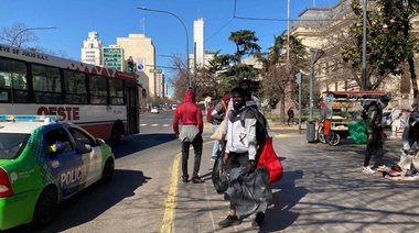 Venta ilegal: Operativo en 7 y 47 y disturbios entre senegaleses y Policía