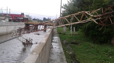 Temporal: Una antena de gran porte destruyó fibra óptica y EDELAP se quedó sin teléfono y web