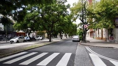 Con charlas informativas a conductores, ya comenzó a regir la prohibición para estacionar sobre Diagonal 73