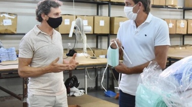 Garro visitó la fábrica textil de ‘Tiza’ y destacó “la reinvención de la empresa” durante la pandemia