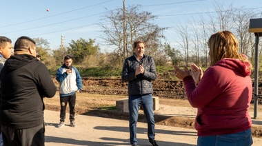 Garro supervisó el avance de una importante obra en Los Hornos que beneficiará a 400 familias