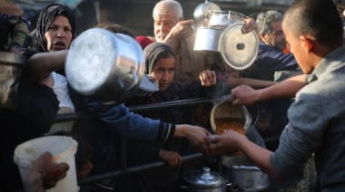 Jefe de UNRWA pide a Israel permitir entrega de alimentos en Gaza en medio de alertas de hambruna
