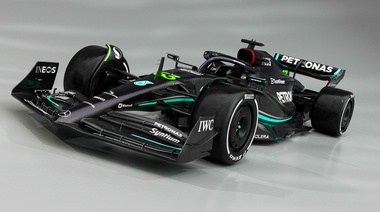 Mercedes recupera el color negro para sus autos en la temporada 2023 de la Fórmula 1