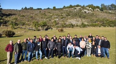 Garro en Tandil: “estamos construyendo la esperanza en todo el territorio provincial” dijo con referentes de la Quinta Sección