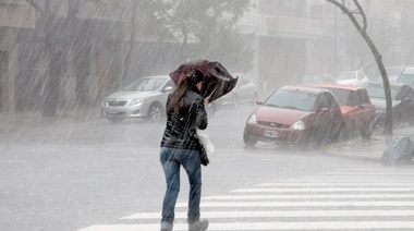 Otra jornada calurosa y probables tormentas aisladas hacia la tarde en la región metropolitana