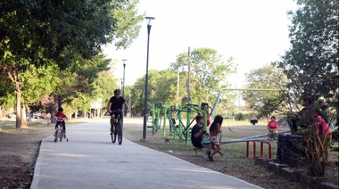 Con senderos para ciclistas, juegos y un circuito aeróbico, Villa Castells y Savoia tendrán su parque lineal