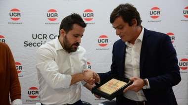 El economista Martín Tetaz dio una conferencia en la UCR y fue destacado como uno de sus afiliados
