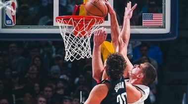 Denver venció a Houston por 134-124 con un triple-doble de Jokic y el esperado regreso de Murray