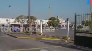 Siete delincuentes roban sacas de un blindado en un golpe comando en estacionamiento de centro comercial Sarandí