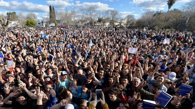 Desde las 17, Cristina Kirchner presenta su libro “Sinceramente” en la Facultad de Periodismo de La Plata