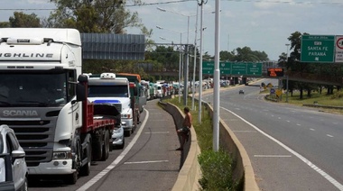 Comienza el paro de transportistas de granos por falta de gasoil y sobreprecios