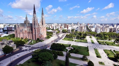 La vida cotidiana: La Plata Ciudad Mundial