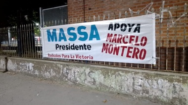 Cientos de pasacalles radicales llamando a votar por Sergio Massa: "Vamos con la bandera de la movilidad social ascendente", dicen