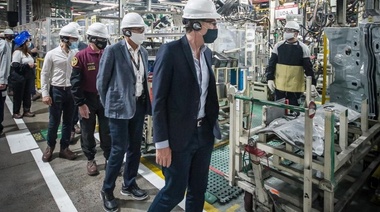 Santilli visitó la planta de Toyota en Zárate