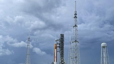 El huracán Ian obligó a la NASA a retirar de su plataforma al cohete lunar y posponer el lanzamiento