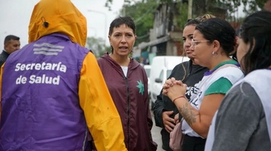 Mayra Mendoza encabezó en la Ribera de Bernal un operativo de limpieza y ayuda