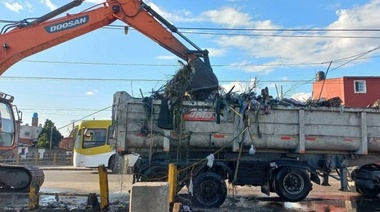 Comuna realizó trabajos de limpieza y desobstrucción en arroyos de Quilmes Oeste, La Florida y Bernal Oeste