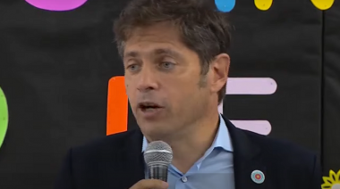 Kicillof abrió ciclo lectivo en Buenos Aires y dijo que Milei "cortó una parte de sueldo a maestros"