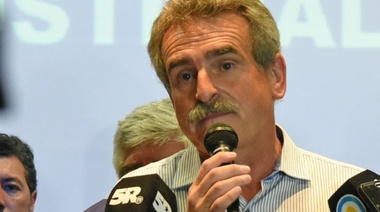 Rossi anticipó que pedirá a toda la oposición derogar el DNU contra la burocracia