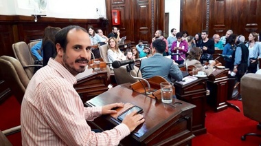 Gastón Crespo presentó un proyecto de "Hogares Verdes"