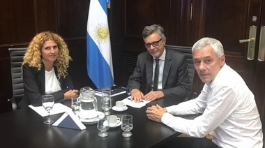 Cagliardi con autoridades nacionales por el Sector Industrial Planificado