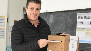 En La Plata votó Allan: "que sea una fiesta de la democracia y el inicio de un futuro mejor para todos", pidió