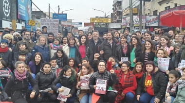 Del Caño afirmó que el Frente de Izquierda "es la única fuerza que prioriza a los trabajadores"